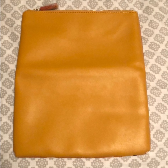 •Beautiful New Clutch• - Picture 4 of 5